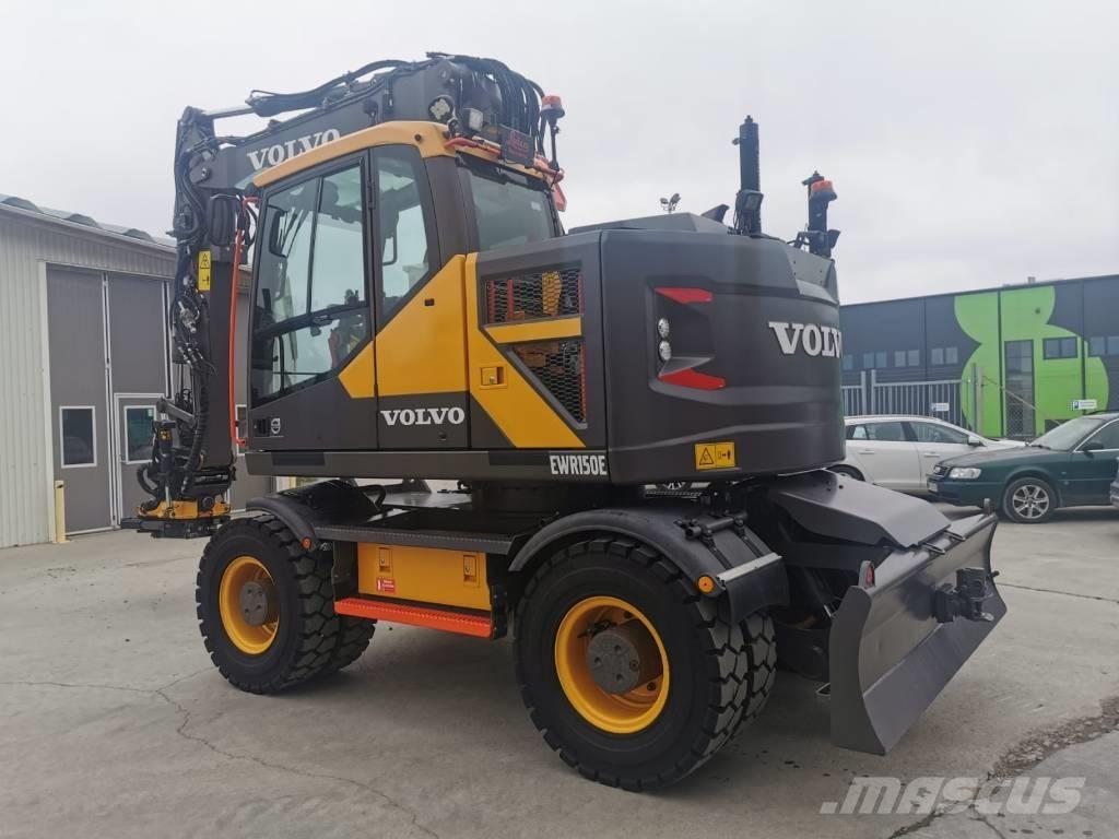 Volvo EWR150E 轮式挖掘机