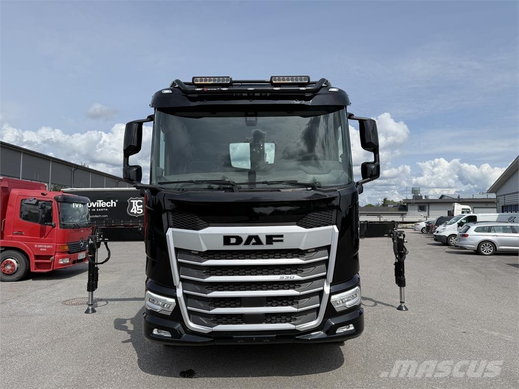 DAF XF 530 FAW 8X4 起重车