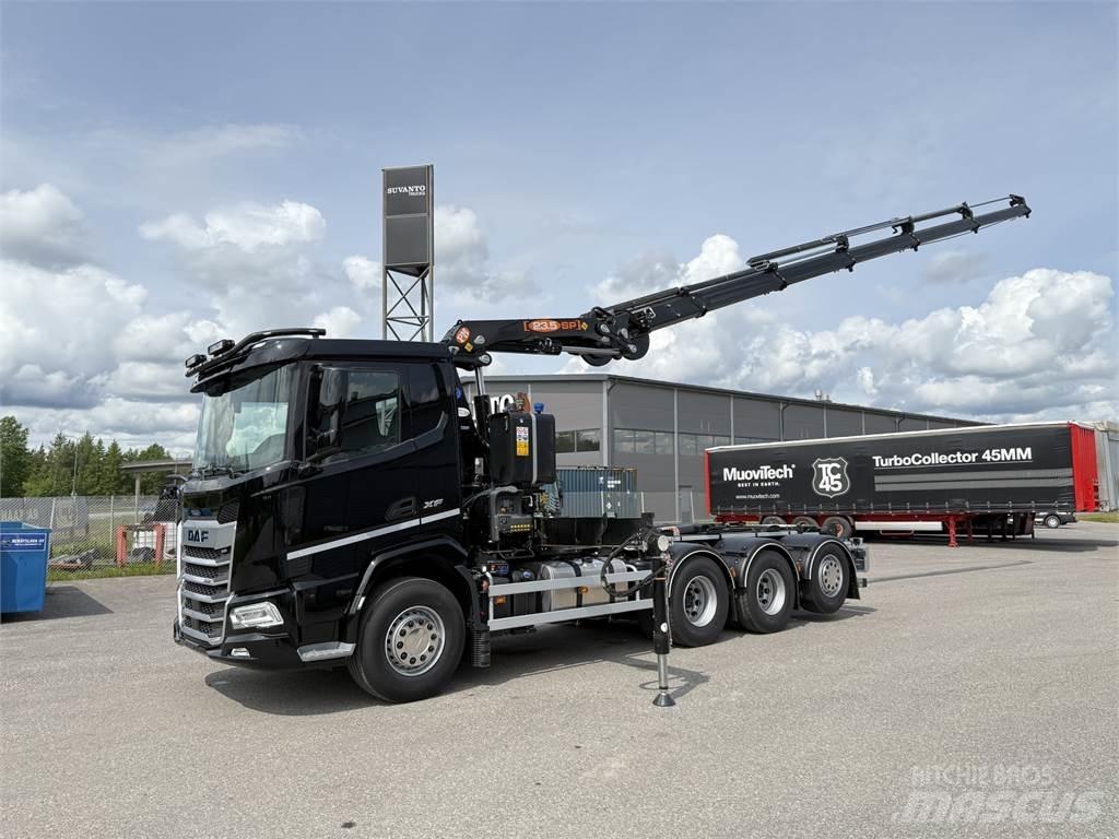 DAF XF 530 FAW 8X4 起重车