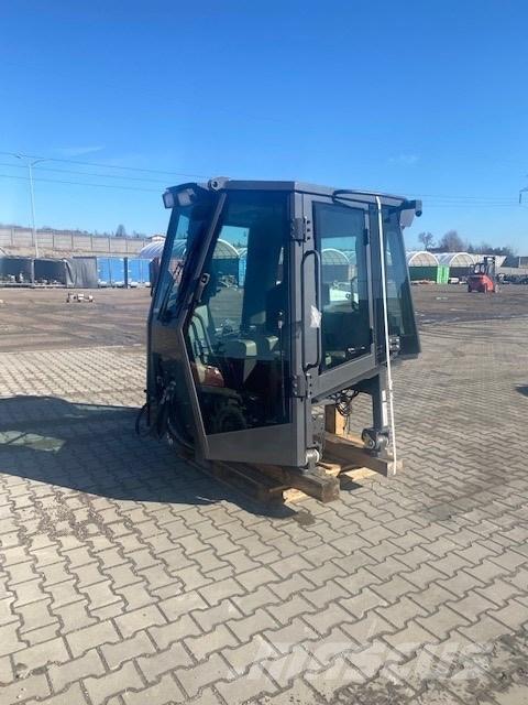 CASE D 1650 NEW CAB 驾驶室与内部