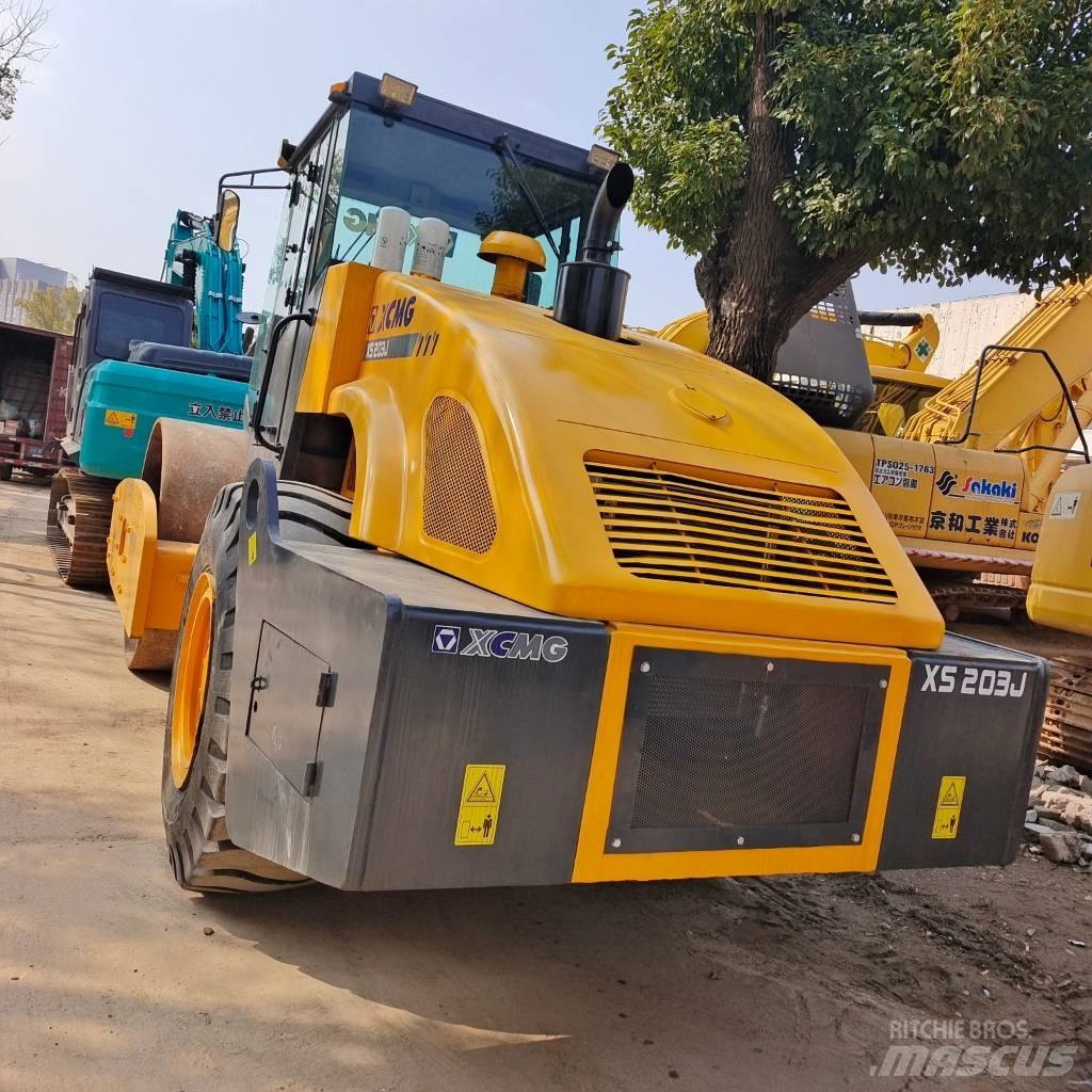 XCMG XS 202 J 单轮压路机