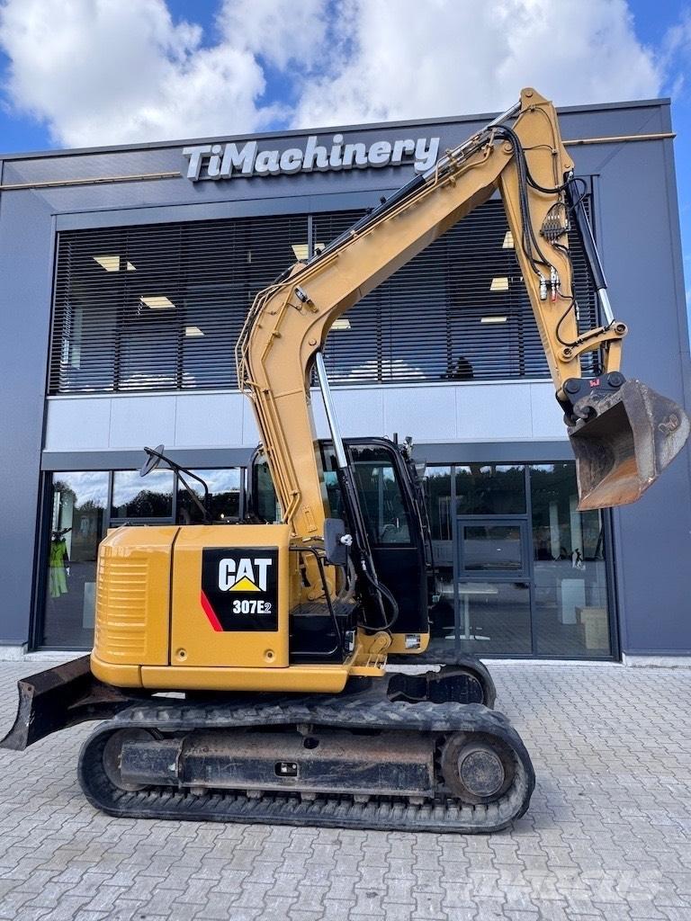 CAT 307E2 中型挖掘机
