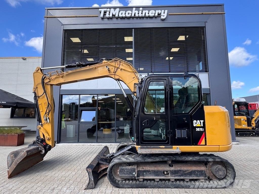 CAT 307E2 中型挖掘机