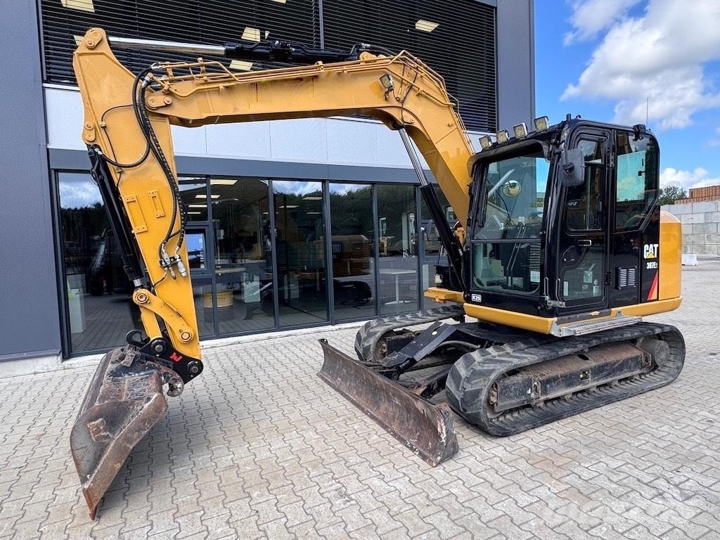 CAT 307E2 中型挖掘机