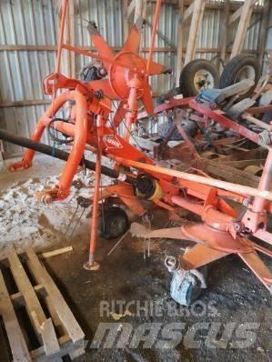 Kuhn GF 5001 犁耙和摊草机