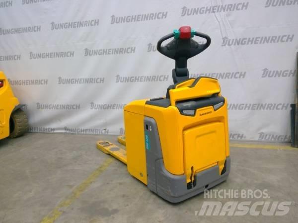 Jungheinrich ERE 120 电动搬运车