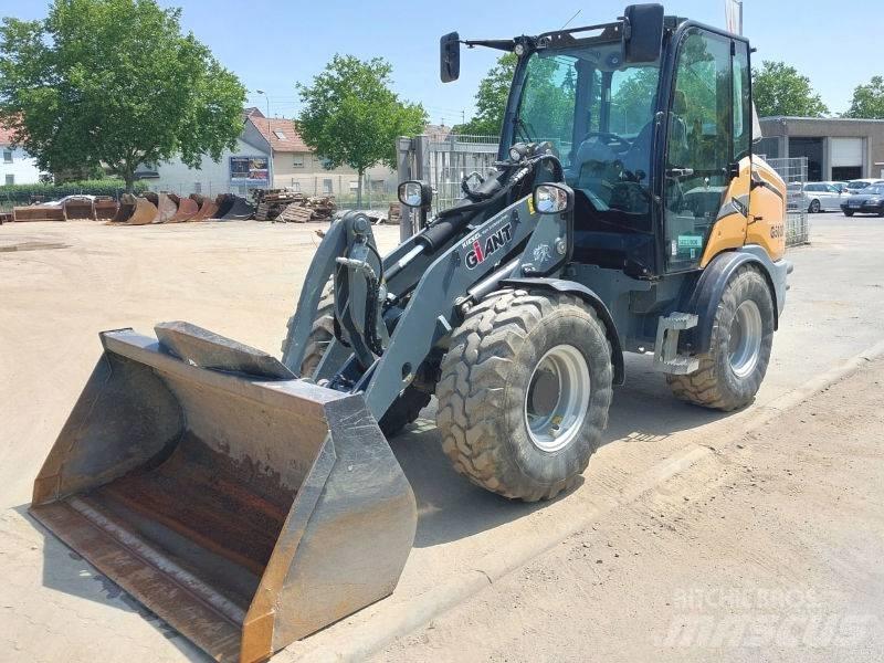 Giant G 5000 X-Tra 滑移装载机