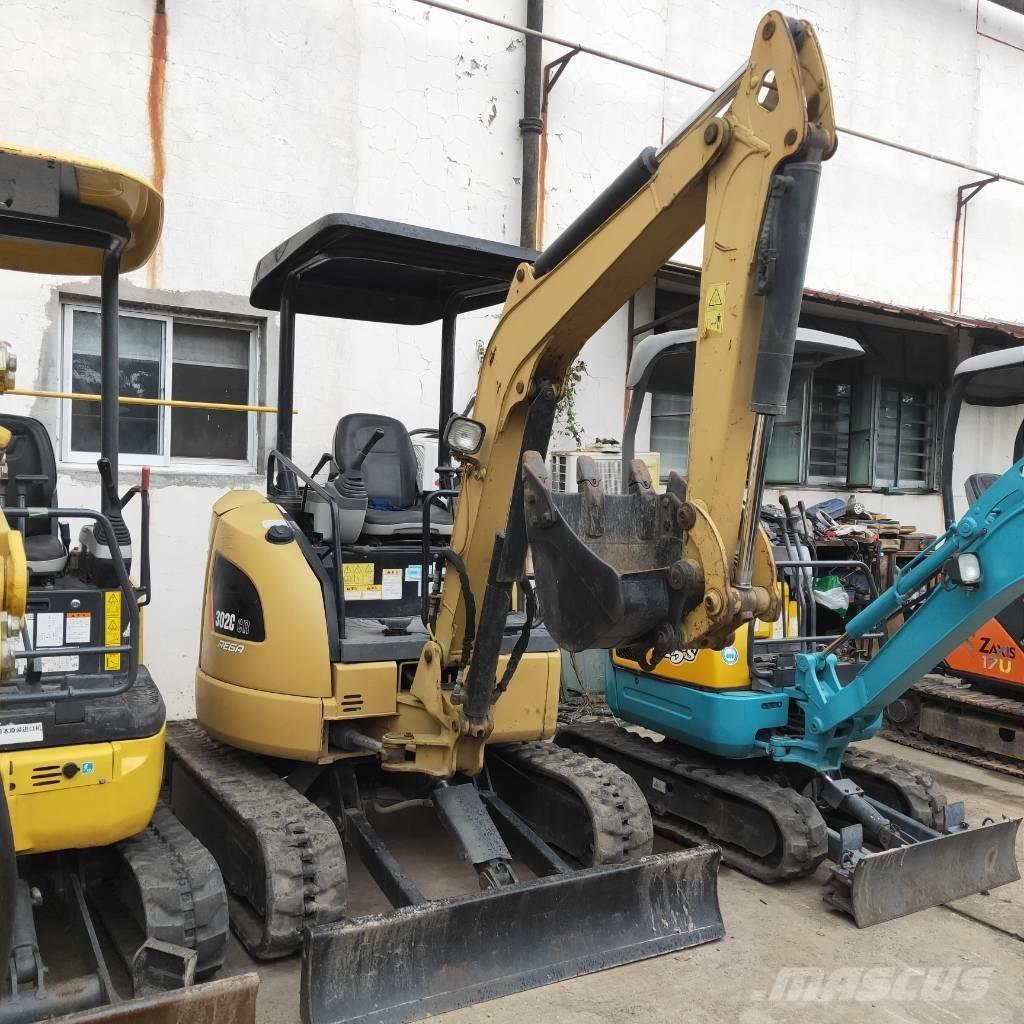 CAT 302CR 小型挖掘机