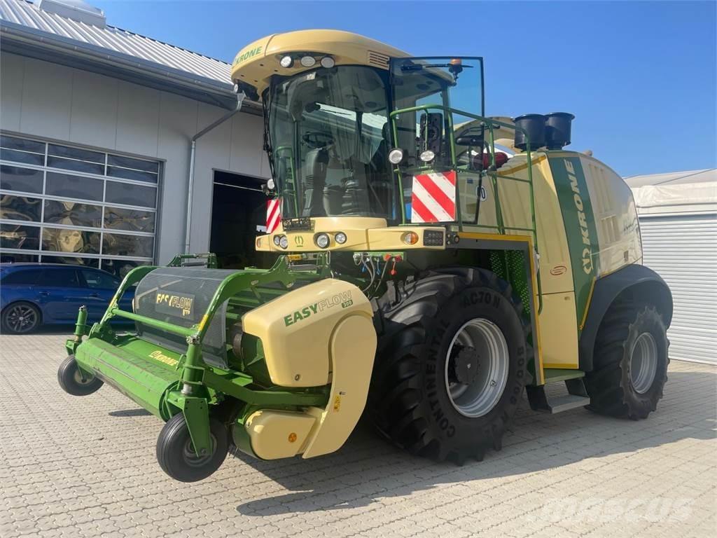 Krone Big X 700 自走式青贮饲料收割机