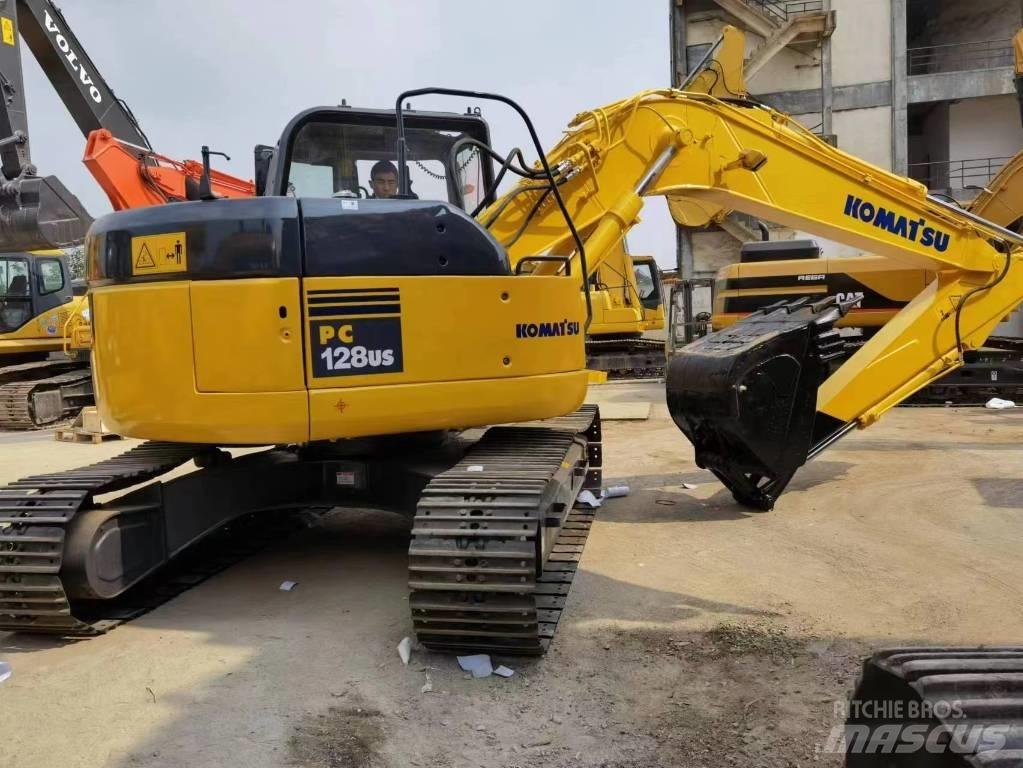 Komatsu PC 128US 中型挖掘机