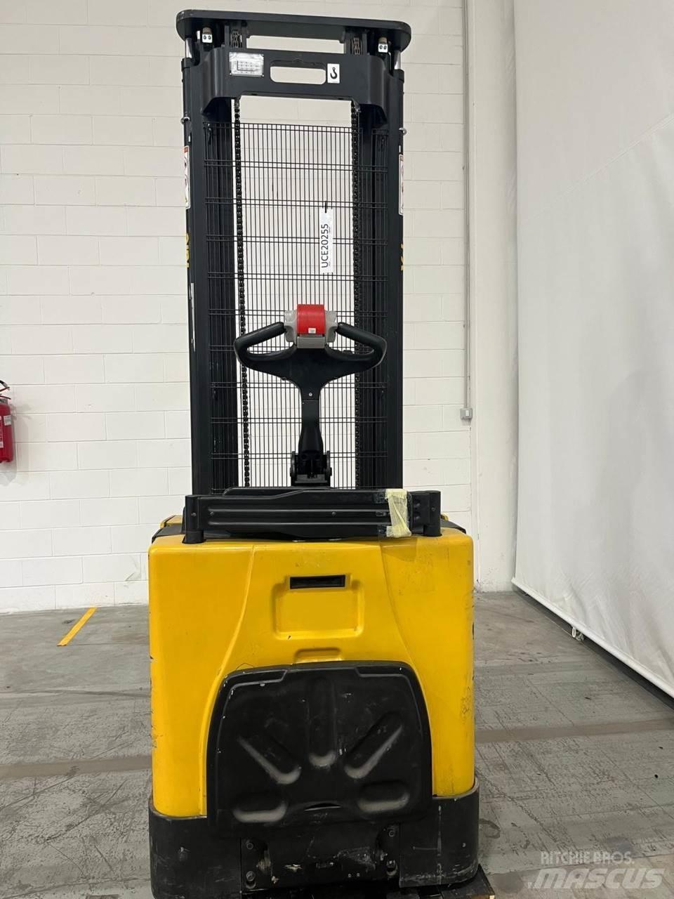 Yale MS12X 手推堆垛车
