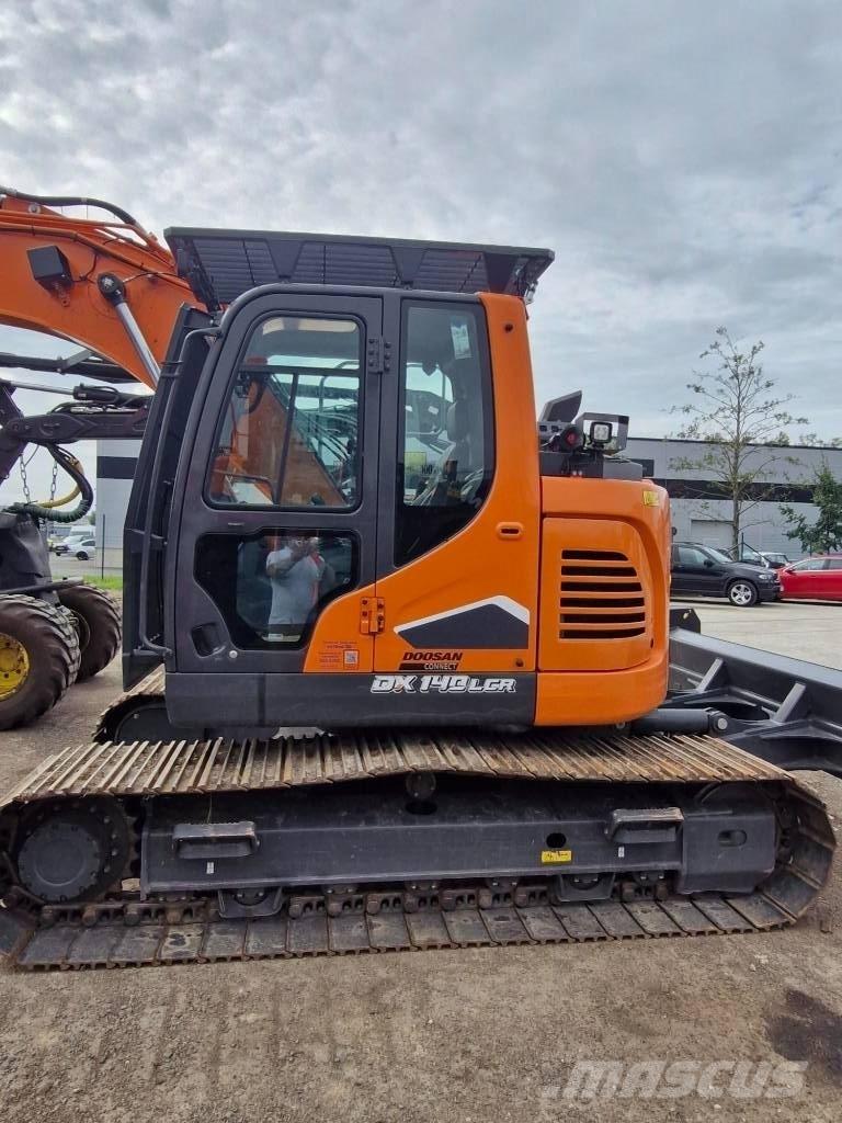 Develon DX 140 LCR-7 履带挖掘机