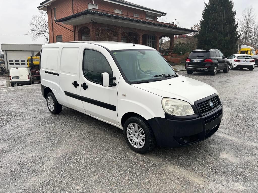 Fiat Doblo Cargo 大型面包车