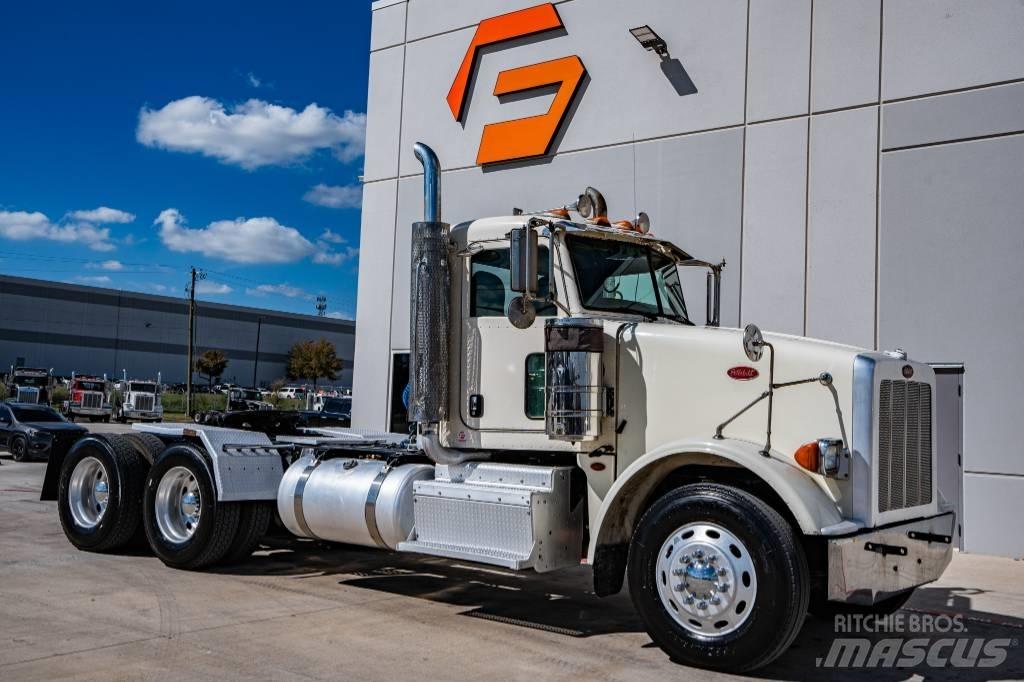 Peterbilt 367 牵引车