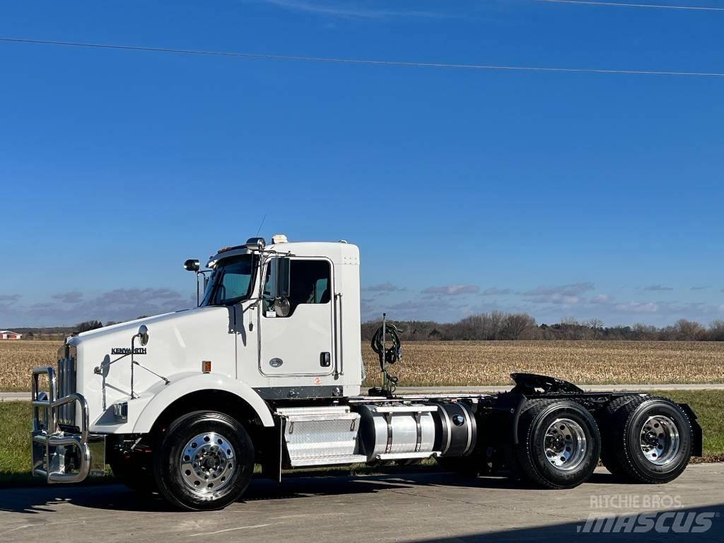 Kenworth T 800 牵引车