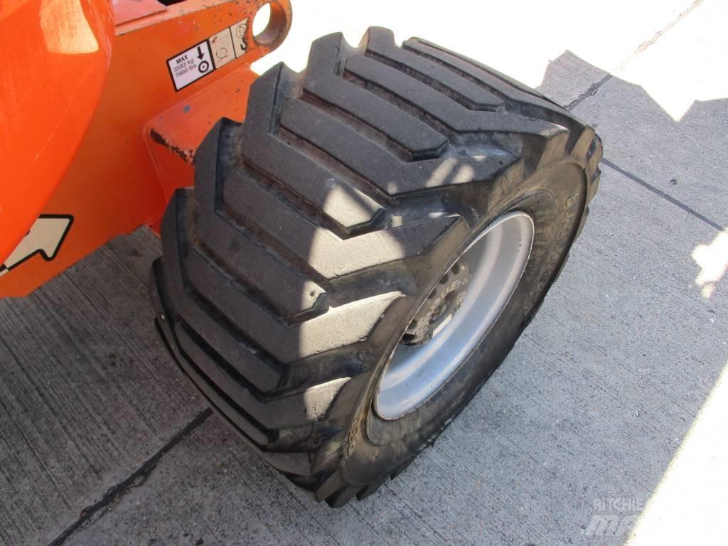 JLG 450AJ (901) 自走式伸缩臂升降机