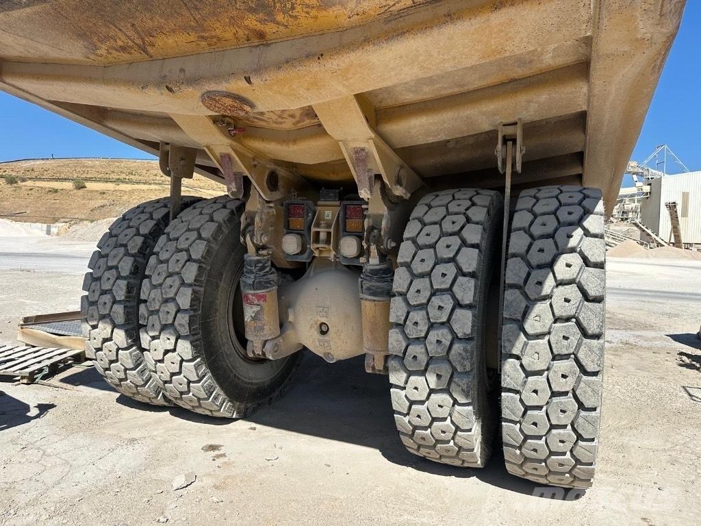 CAT 769D 刚性自卸车