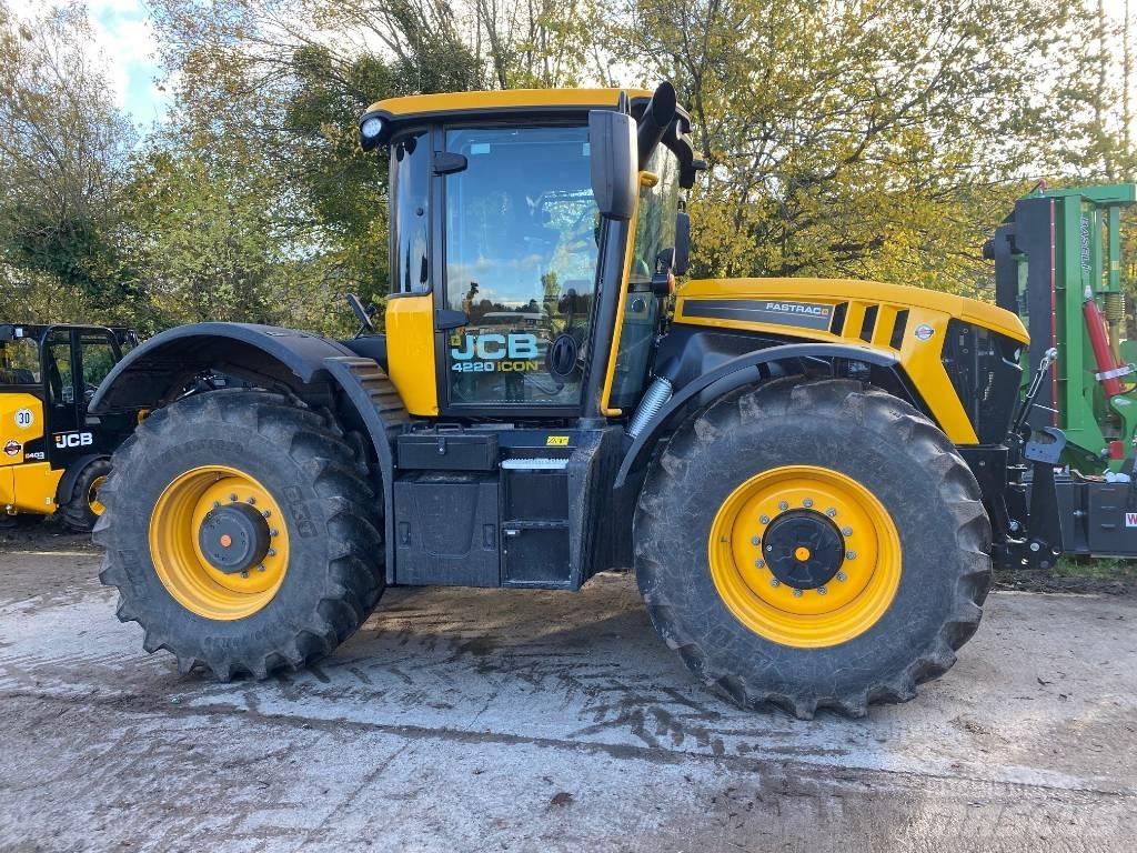 JCB Fastrac 4220 拖拉机/农用车
