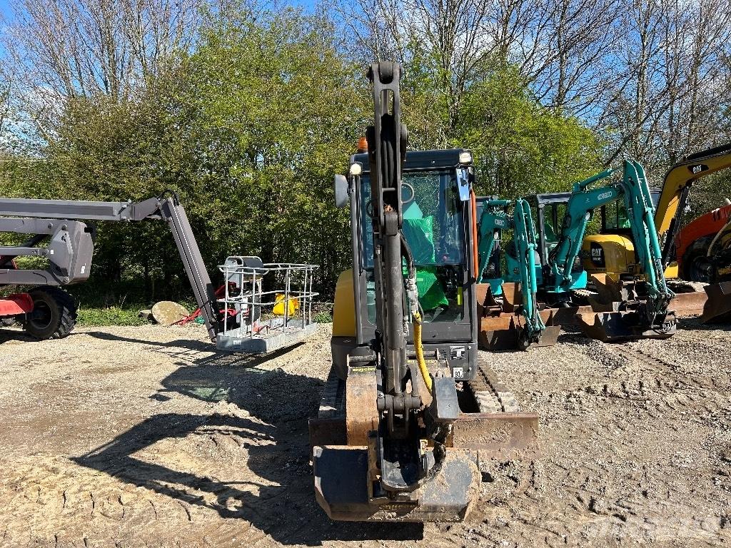 Volvo ECR 25 D 小型挖掘机