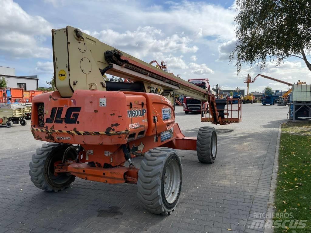 JLG M 600 JP 曲臂高空工作平台