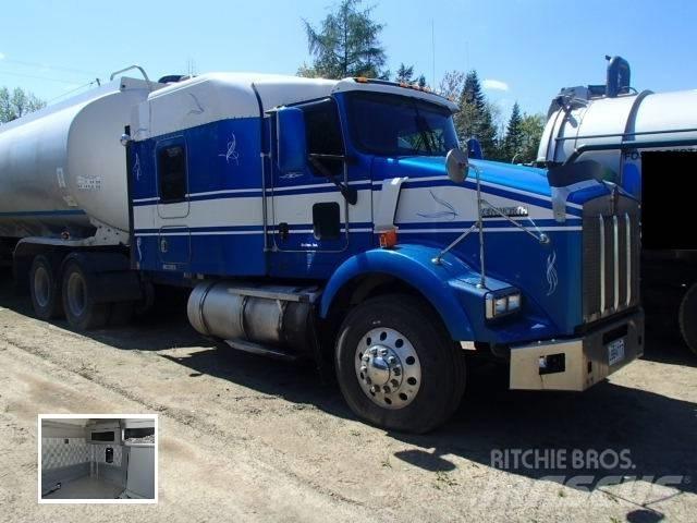 Kenworth T 800 牵引车
