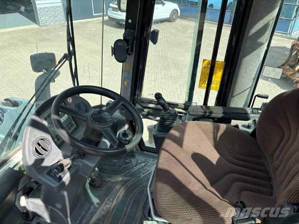 Liebherr L 538 轮式装载机