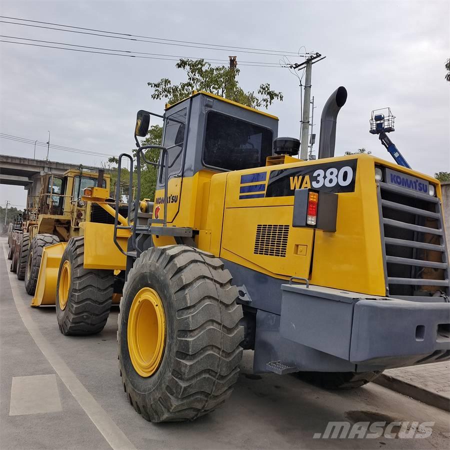 Komatsu WA 380 履带挖掘机