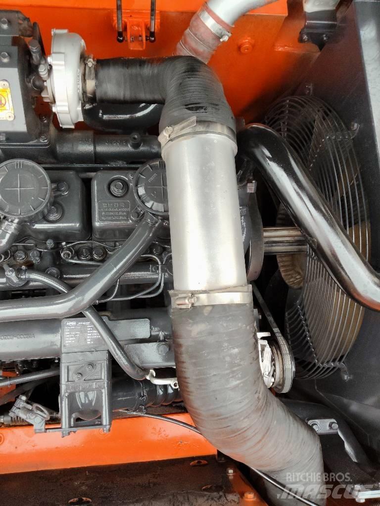 Doosan DX300 履带挖掘机