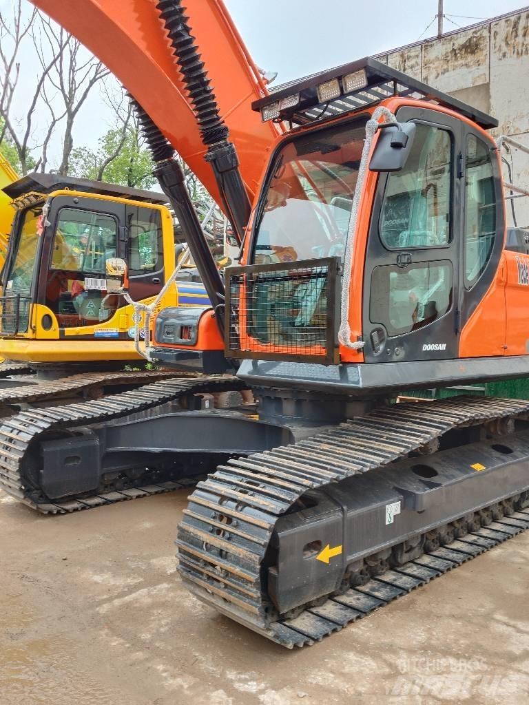 Doosan DX300 履带挖掘机