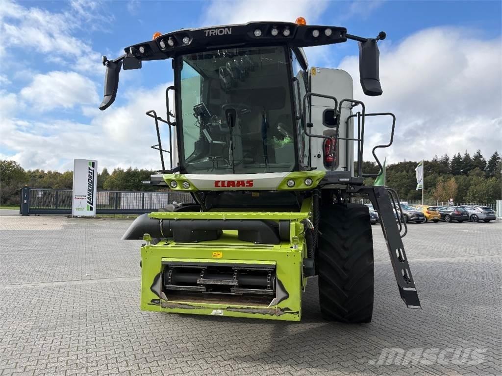 CLAAS TRION 520 联合收割机