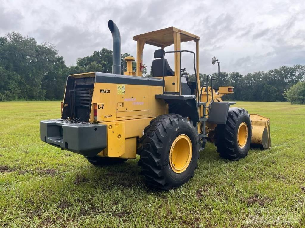Komatsu WA 250-3L 轮式装载机