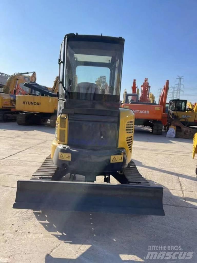 Komatsu PC 35 小型挖掘机