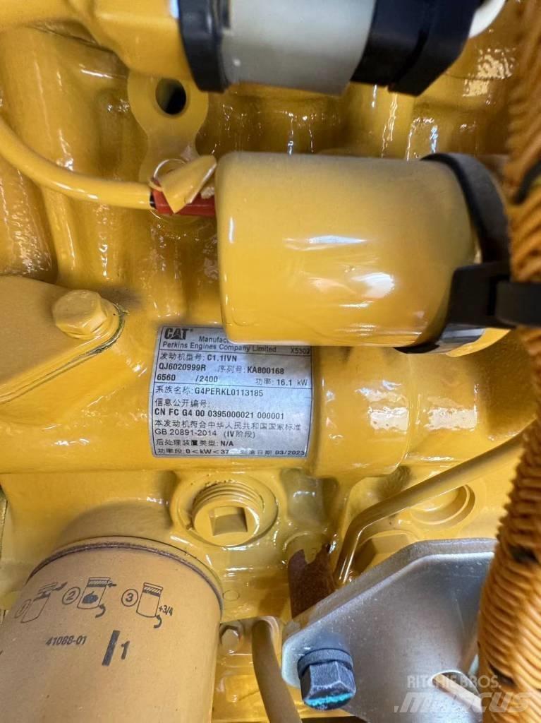 CAT 302 小型挖掘机