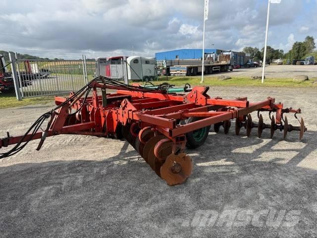Kverneland 5 M 圆盘耙