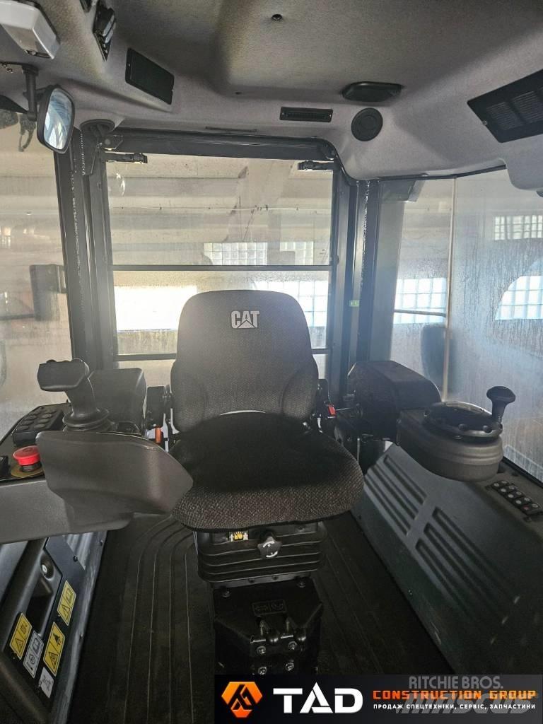 CAT CB 10 其他压路机