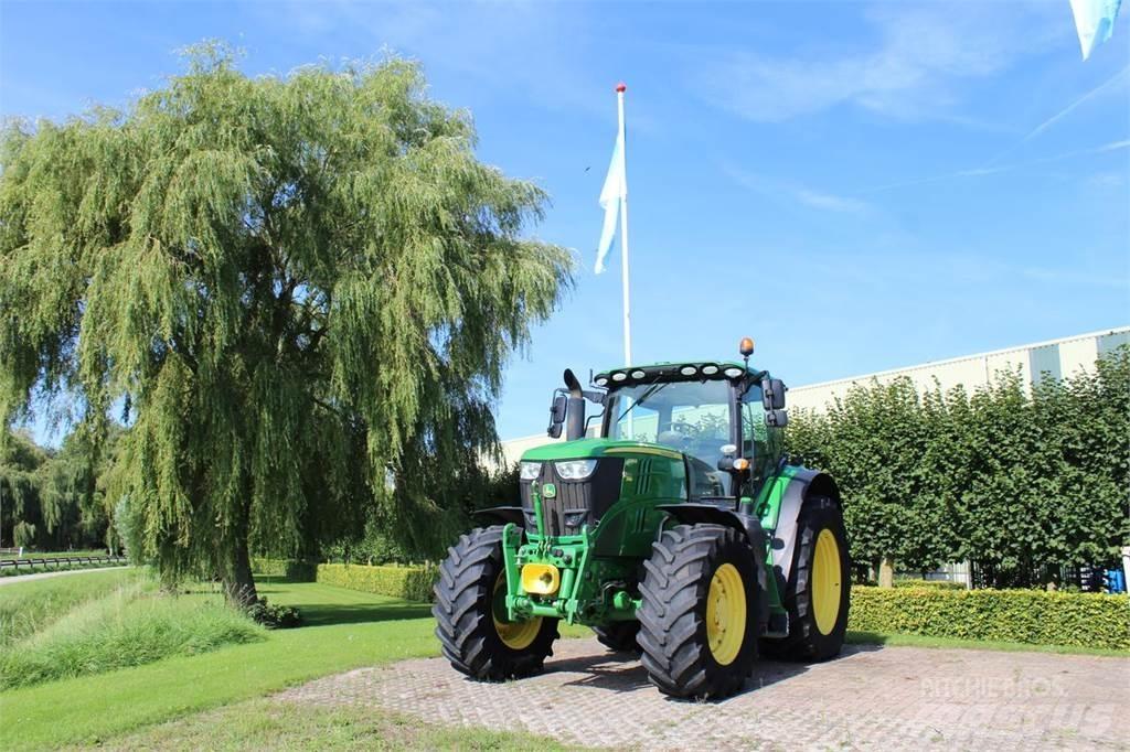 John Deere 6215R 拖拉机/农用车