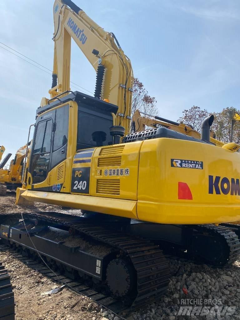 Komatsu 240LC-8 履带挖掘机