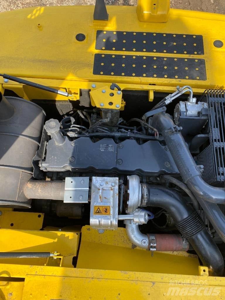 Komatsu 240LC-8 履带挖掘机
