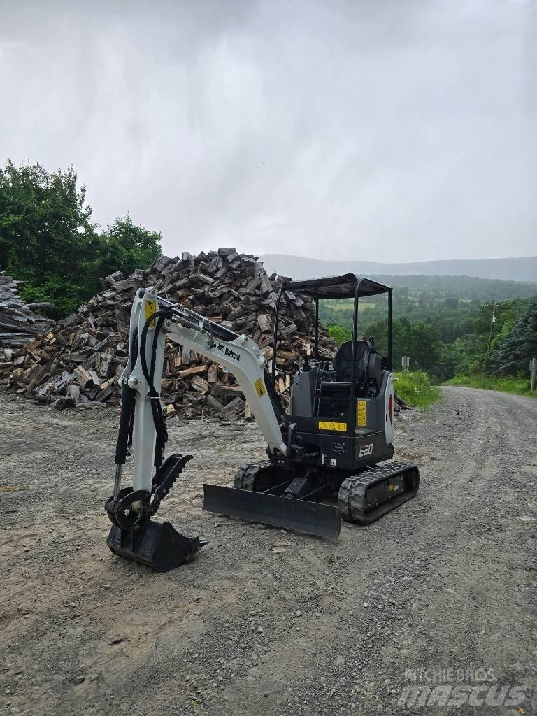 Bobcat E 20 小型挖掘机