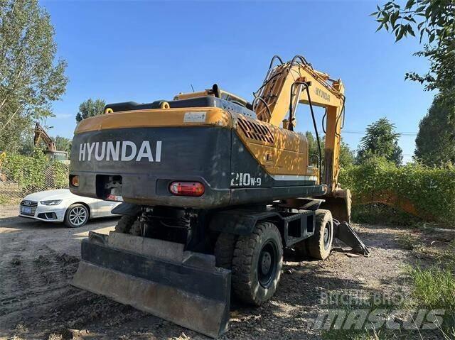 Hyundai 210W 轮式挖掘机