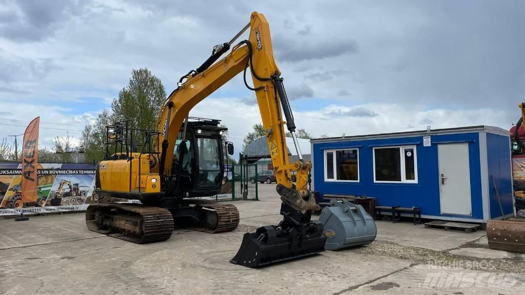 JCB JS 130 LC 履带挖掘机