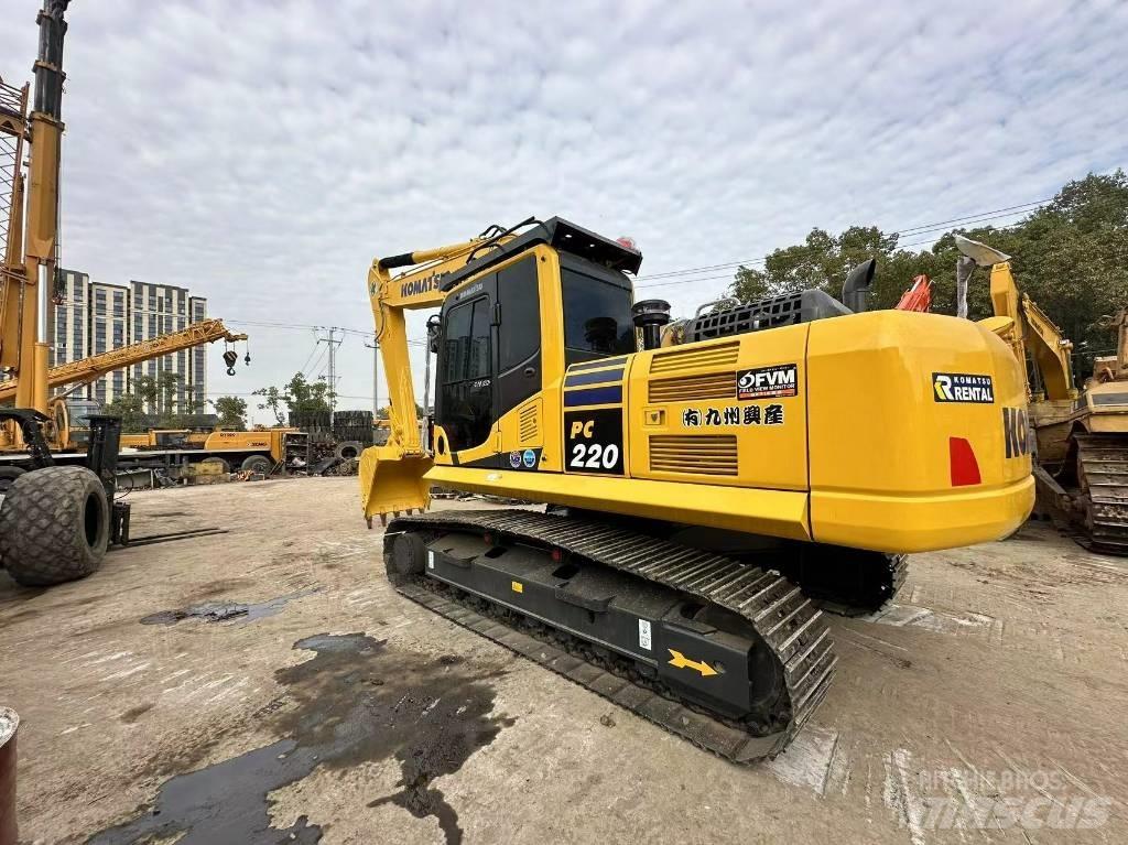 Komatsu pc220 履带挖掘机