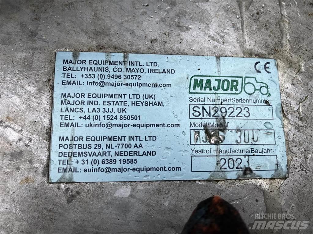 Major MJ65-300 长草、修正和环绕割草机