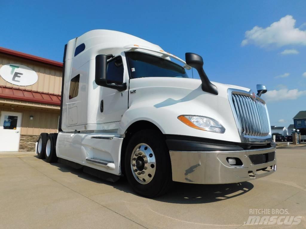 International LT 625 牵引车