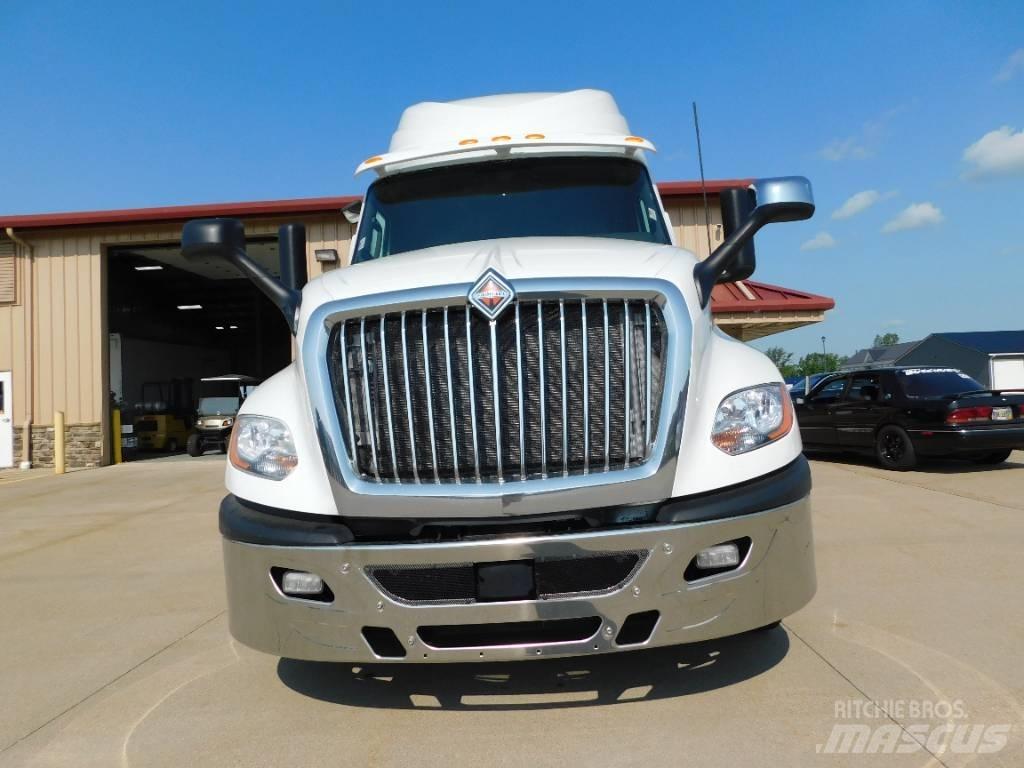 International LT 625 牵引车