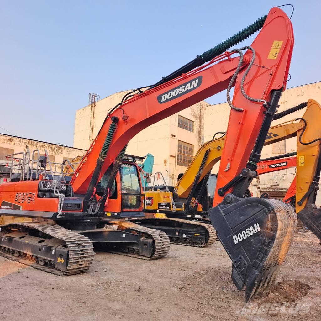 Doosan DX225LC-9C 履带挖掘机