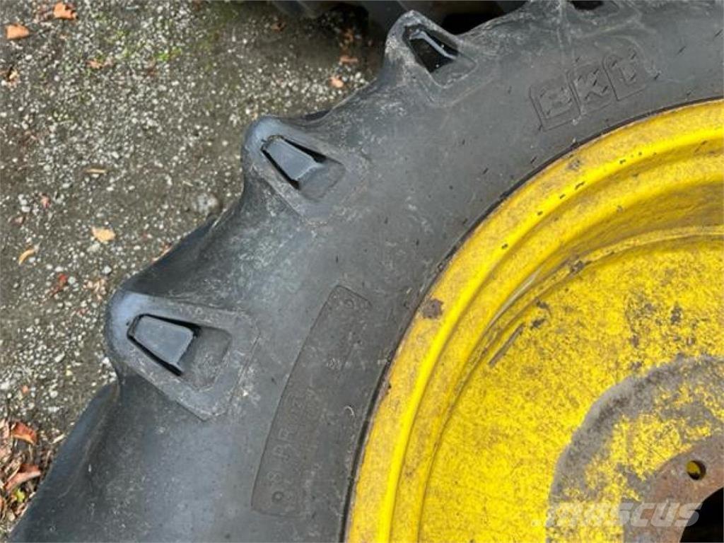 BKT 12.4-32 轮胎、车轮、轮圈