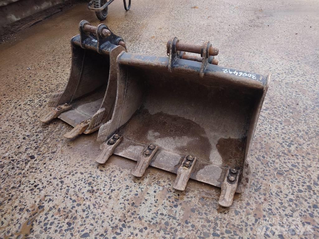 JCB 18 Z 小型挖掘机