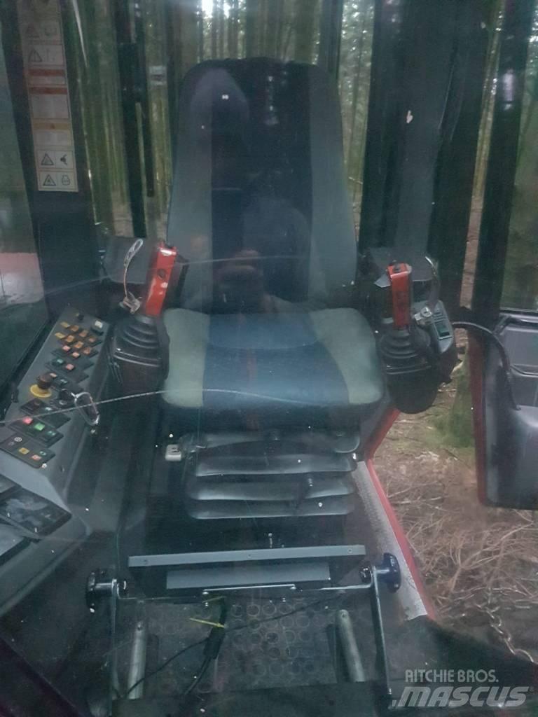 Valmet 921 收割机