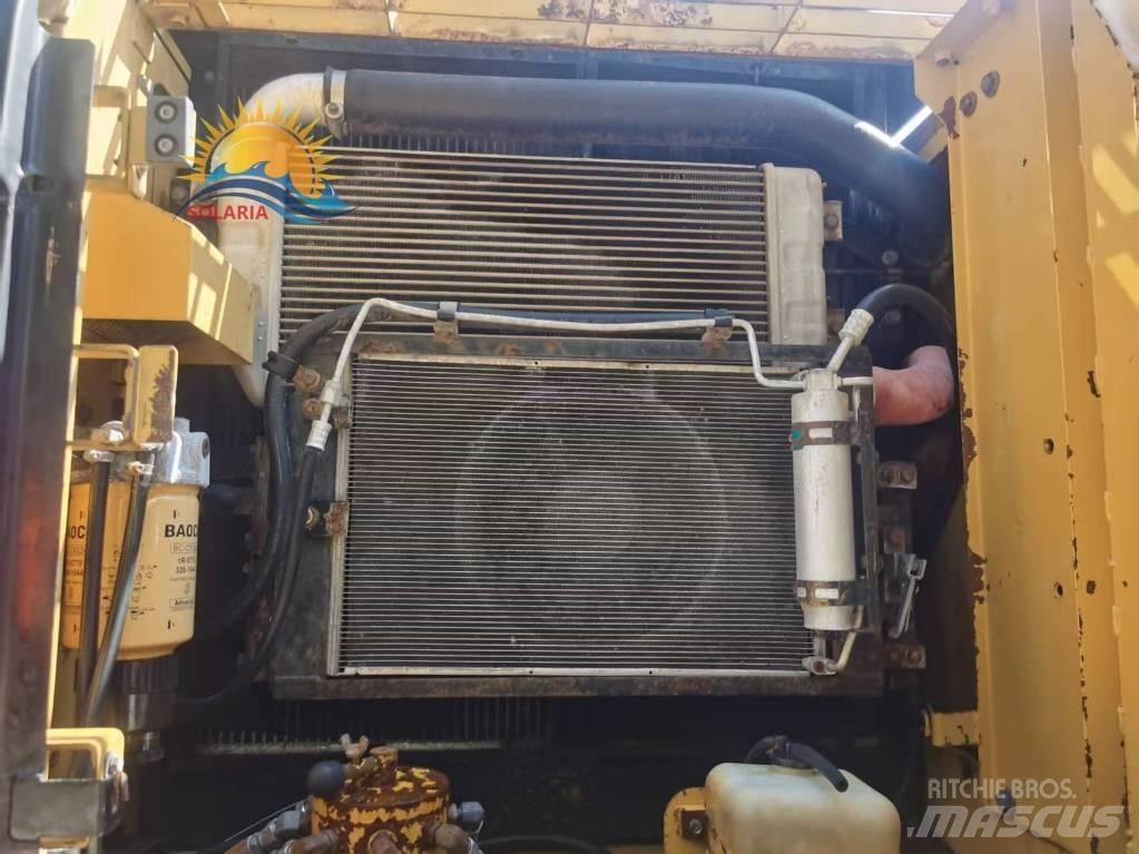 CAT 320D2 履带挖掘机